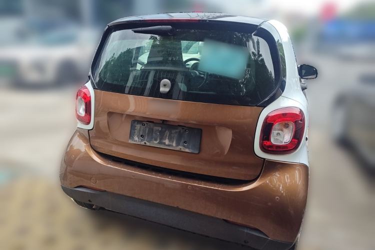 Used smart fortwo 2015 1.0L 52 kW hardtop Dynamic version