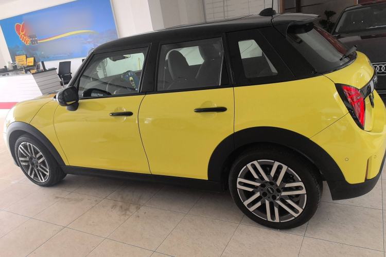 Used MINI MINI 2025 1.5T COOPER Classic Edition Five-Door Version