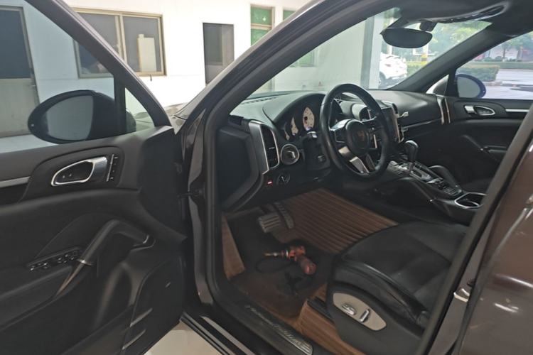 Used Porsche Cayenne 2016 Cayenne Platinum Edition 3.0T
