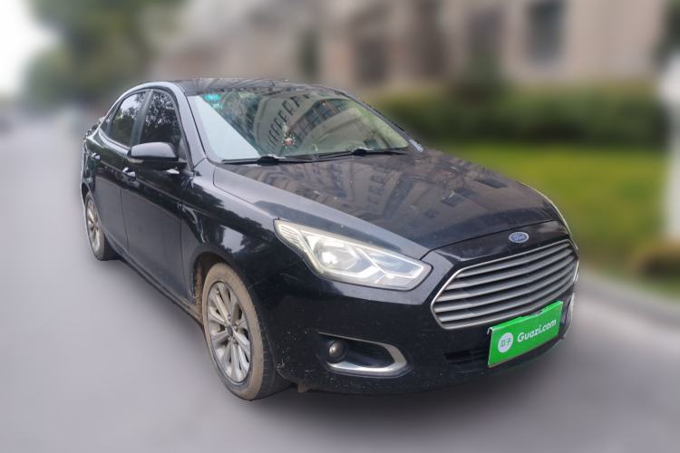 Used Ford Escort 2015 1.5L Automatic Fashion Model Front Right 45 Deg