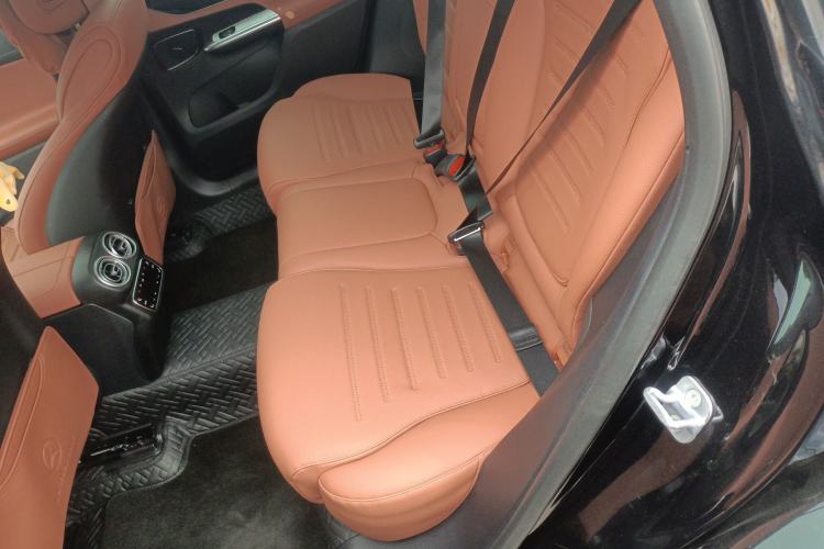 Used Mercedes-Benz GLC 2025 GLC 300 L 4MATIC Dynamic Model 5 Seats
