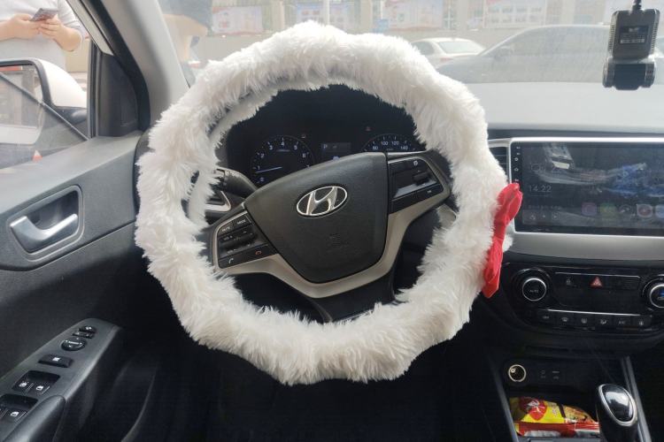 Used Hyundai Verna (new generation) 2016 1.6L Automatic Elite Edition TOP Steering Wheel