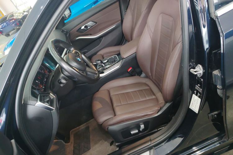 Used BMW 3 Series 2021 Second Facelift 320Li M Sport Package

