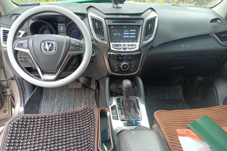 Used CHANGAN CS75 2014 1.8T Automatic Elite Version China V Standard Center Console