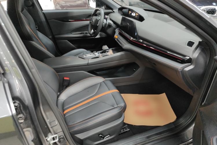 Used Changan UNI-V 2024 1.5T Smart Navigation Version