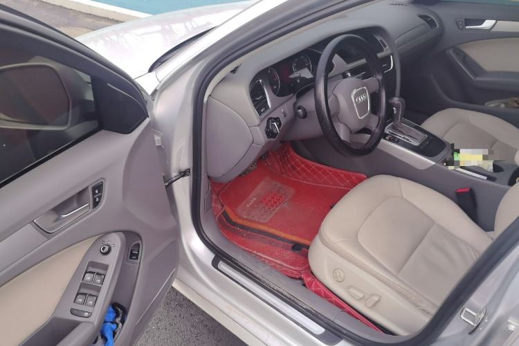 Used Audi A4L 2012 1.8 TFSI Automatic Comfort Model
