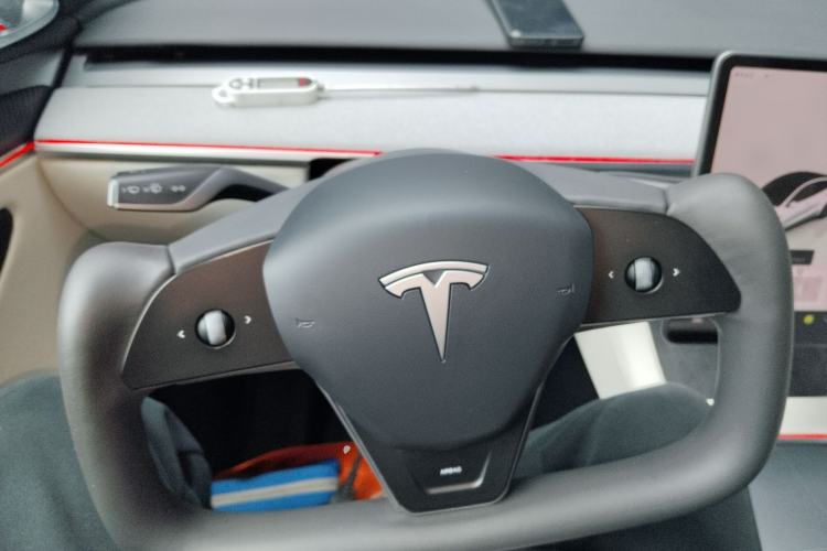 Used Tesla Model Y 2023 Rear-Wheel-Drive Version
