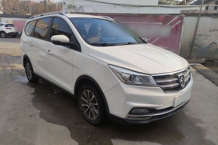 Used Baojun 730 2017 1.5T Manual Fashion Version 7 Seats China V Emission Standard Exterior 2