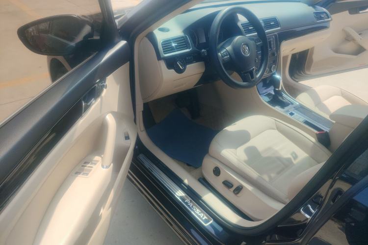 Used Volkswagen Passat 2015 1.8TSI DSG Prestige Edition Driver Seat