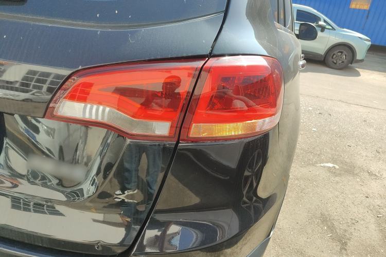 Used Zotye Domy X5 2015 1.5T CVT ZhiXian Trim China V Standard
