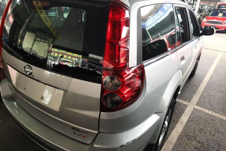 Used Haval H5 Classic 2013 Zhizun Edition 2.0T Manual Two-Wheel Drive Entry-Level Model Rear Right 45 Deg