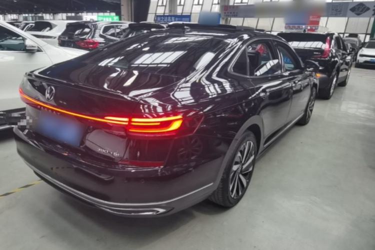 Used Volkswagen Passat 2025 Outstanding Model 380TSI Dragon Glory Edition
