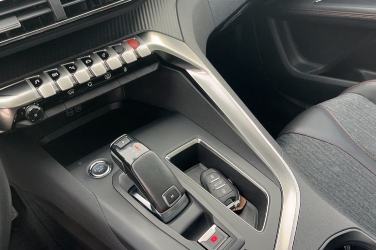 Used Peugeot 5008 2017 380THP 7-Seater Elite Edition Gear Lever