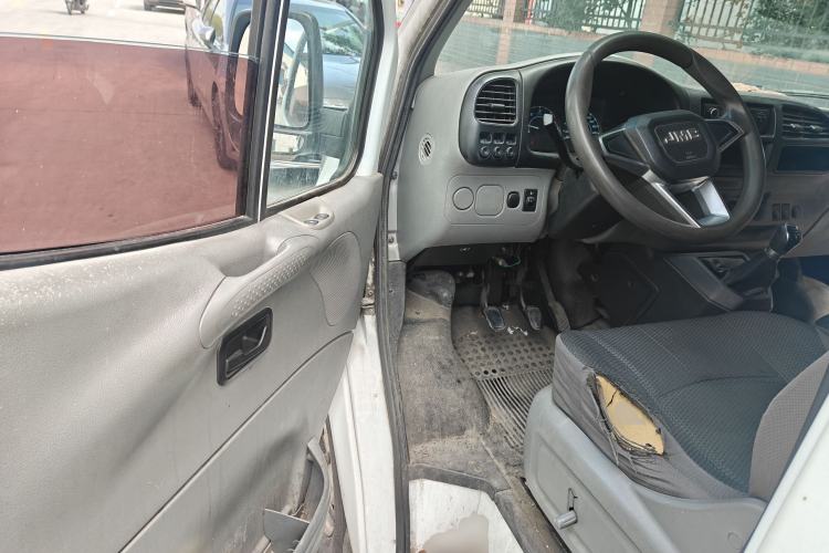 Used JMC Transit 2019 2.8T Commercial Version Short Wheelbase Mid-Roof 6-Seater China VI JX493