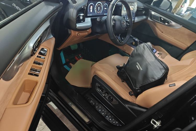 Used GAC Trumpchi ES9 2024 PHEV with 143 km Max