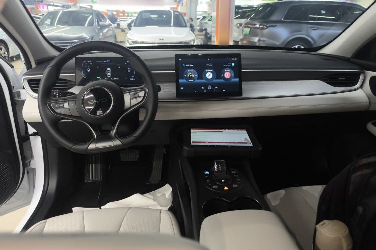 Used BYD Seal 05 DM-i 2025 DM-i Smart Drive 55KM Luxury Model Center Console