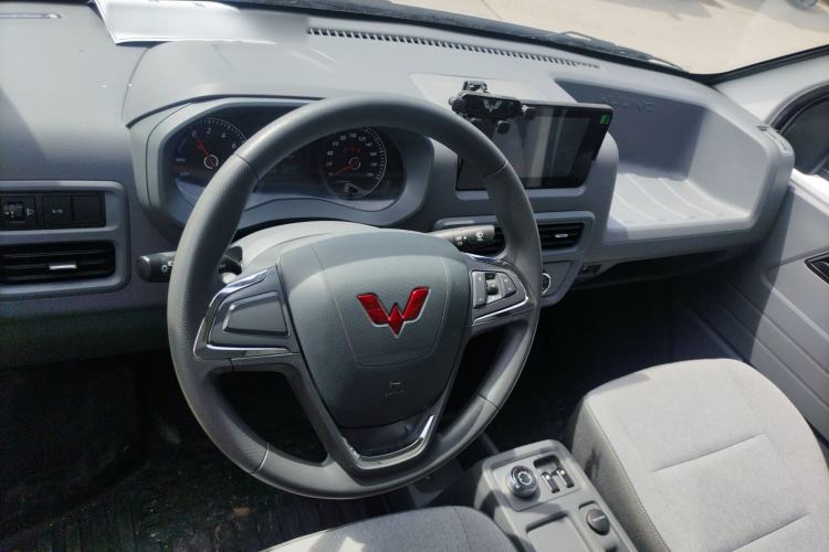 Used Wuling Yangguang 2024 300km Comfort Version with Sealed Windows 75kW
