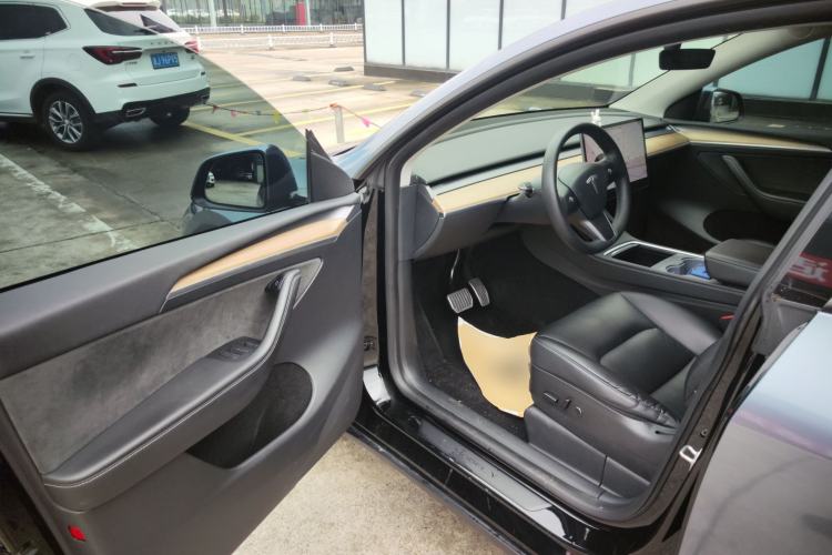 Used Tesla Model Y 2021 Standard Range Rear-Wheel Drive Version
