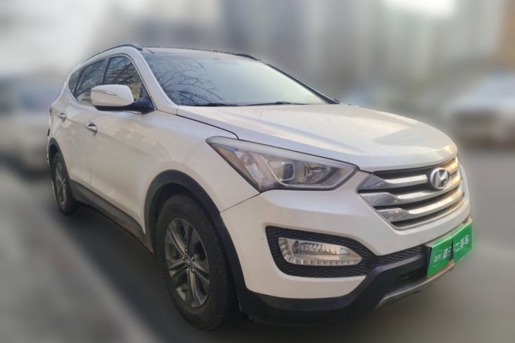 Used Hyundai Santa Fe 2013 2.4L Automatic 4x4 Smart Version
