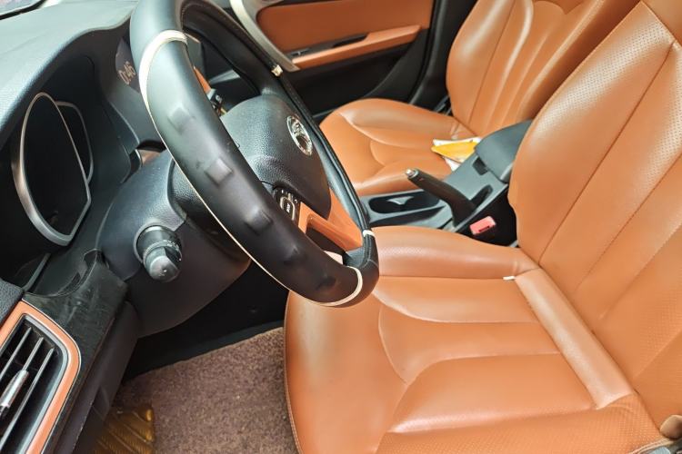 Used Soueast V6 Lingshi 2013 1.5L CVT Elite Edition Left Front Seat