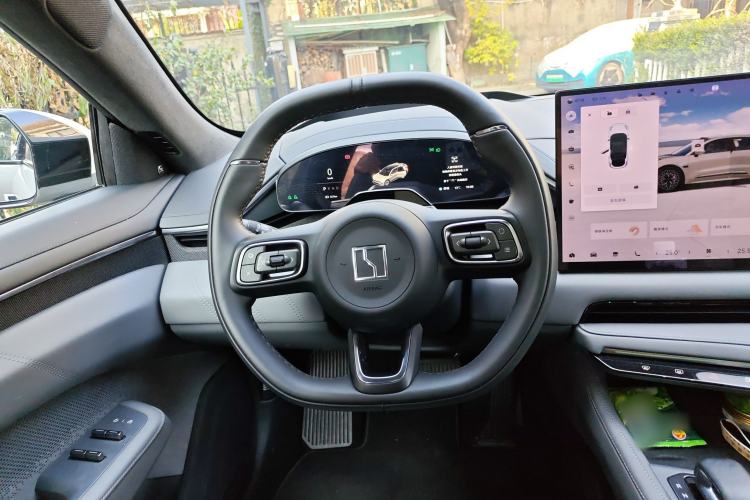 Used Zeekr 001 2025 WE Edition 100 kWh Rear-Wheel Drive Steering Wheel