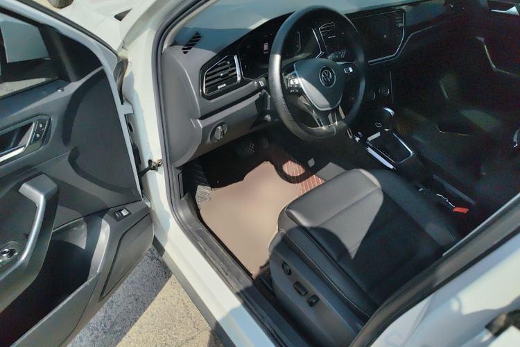 Used Volkswagen T-ROC 2022 280TSI DSG Two-Wheel Drive Comfort PLUS Driver Seat