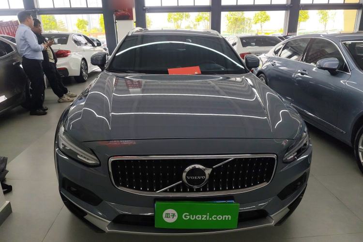 Used Volvo V90 2022 Cross Country B5 AWD Prestige Edition