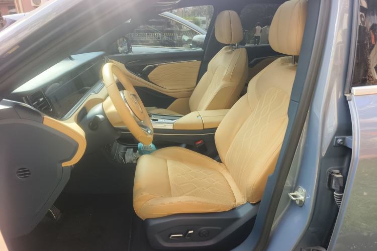 Used VOYAH FREE 2021 Four-Wheel Drive Standard Range-Extended Exclusive Luxury Package
