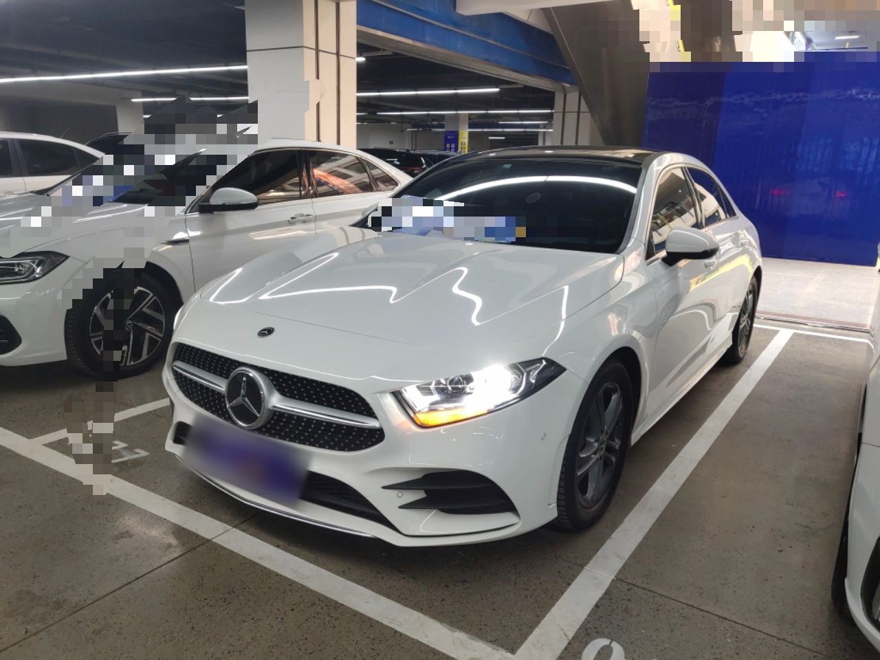 Под передней частью автомобиля