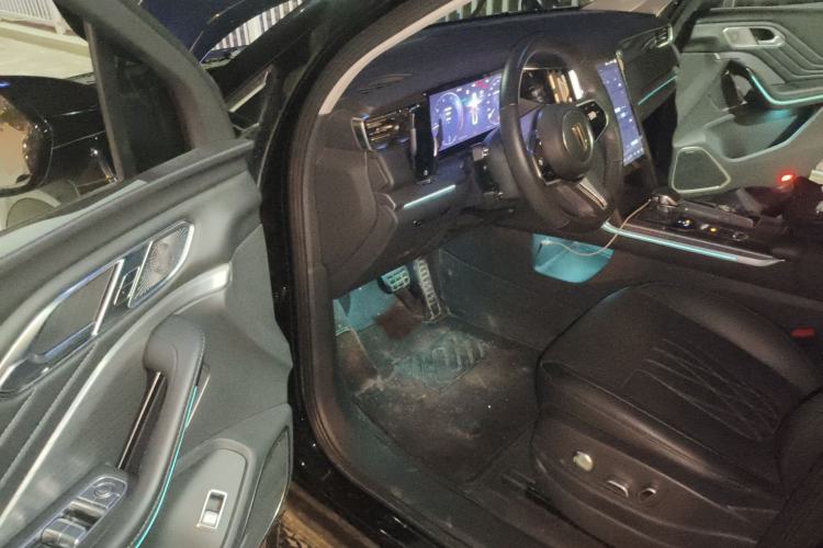 Used Hongqi HS7 2023 2.0T Automatic Two-Wheel Drive Flagship Edition Six Seats
