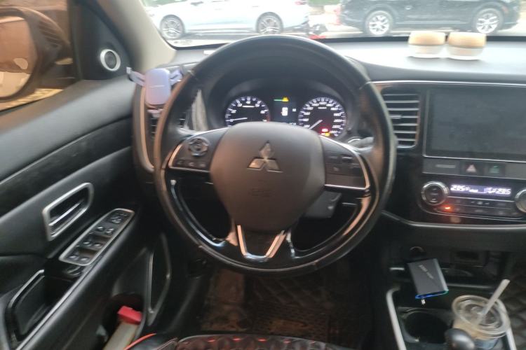 Used Mitsubishi Outlander 2019 2.0L Two-Wheel Drive Comfort Edition 5 Seats China V Standard