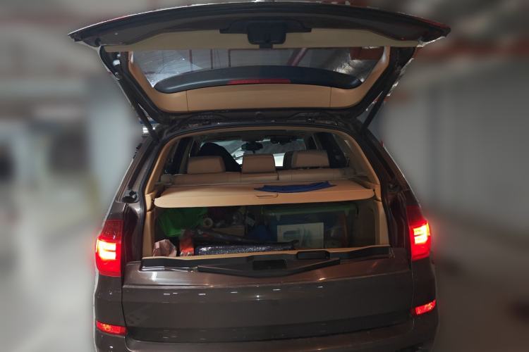 Used BMW X5 2013 xDrive35i Leading Model Trunk