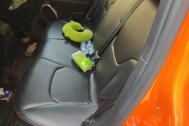 Used Jeep Renegade 2018 Connected Large Screen Version 180T Automatic Jingneng Version Left Rear Seat