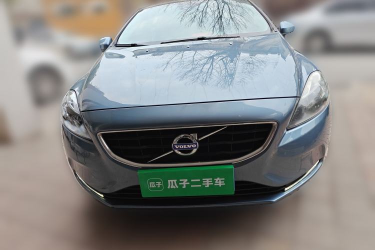 Used Volvo V40 2013 2.0T Zhiyi Edition Front