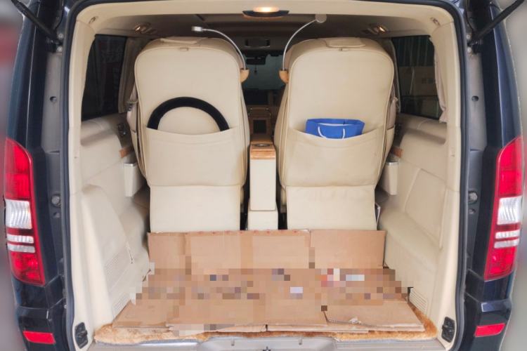 Used Mercedes-Benz Viano 2013 3.0L Hospitality Edition Trunk