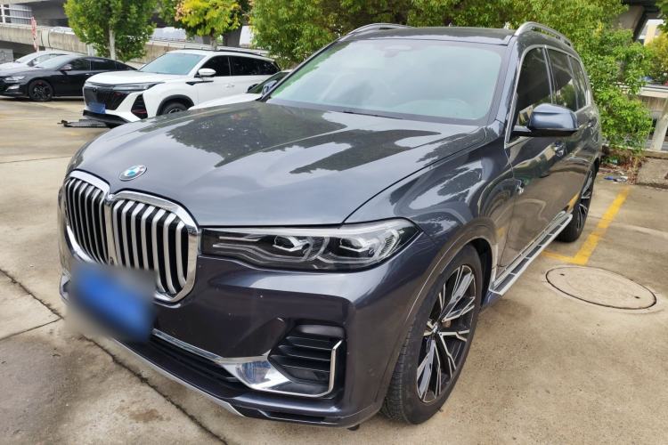 Used BMW X7 2021 xDrive40i Luxury Package with Leading Features