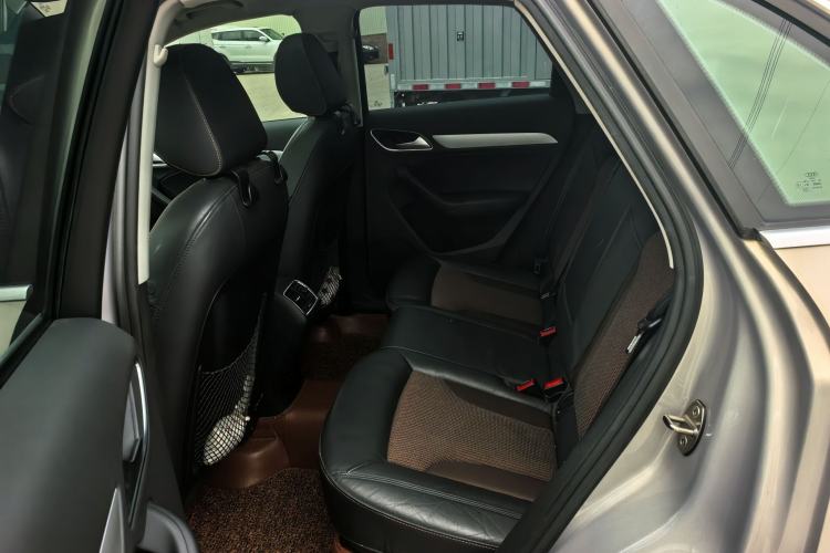 Used Audi Q3 2017 35 TFSI Fashion Model Interior 10