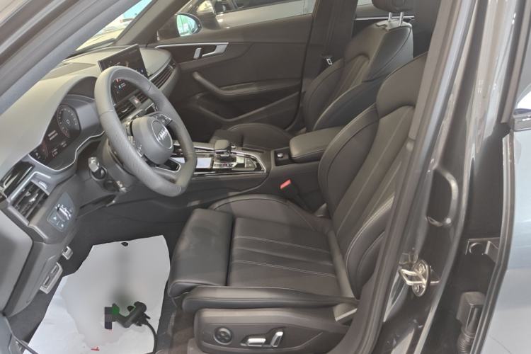 Used Audi A4L 2024 40 TFSI Luxury Dynamic Edition
