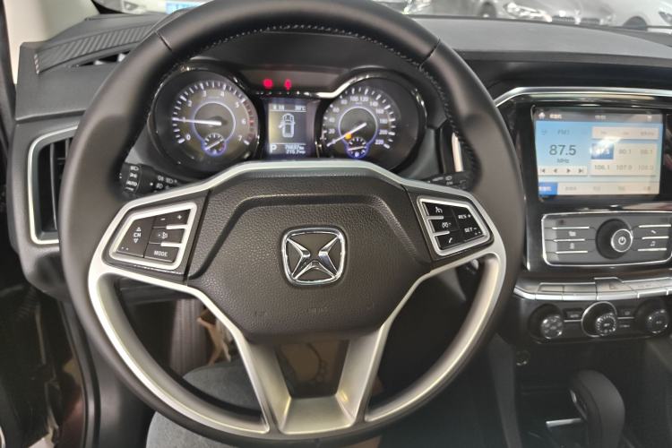 Used JMC Yusheng S350 2016 2.0T Automatic All-Wheel Drive Gasoline Luxury Edition 5 Seats Steering Wheel