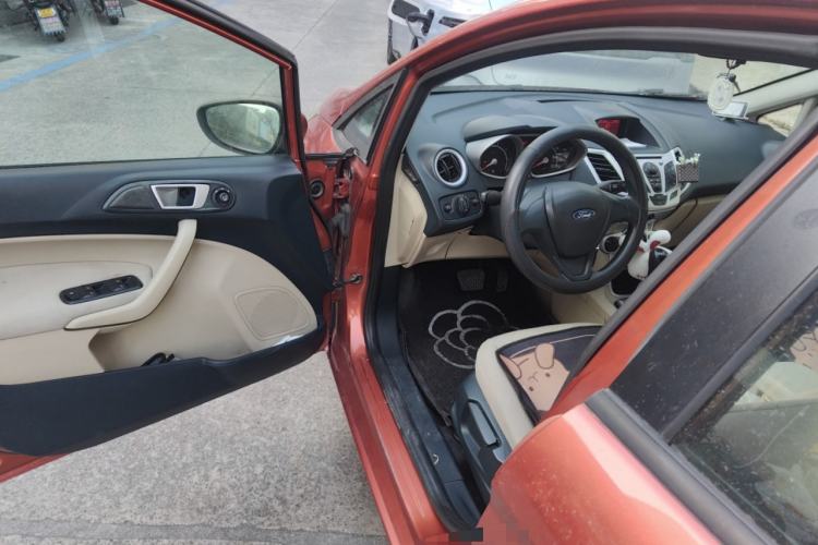 Used Ford Fiesta 2011 Hatchback 1.5L Automatic Fashion Edition
