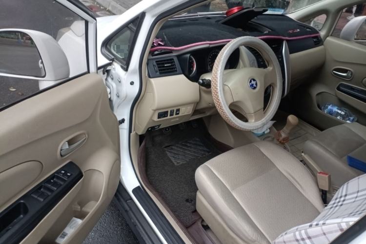 Used Venucia D50 2013 1.6L Manual Fashion Edition
