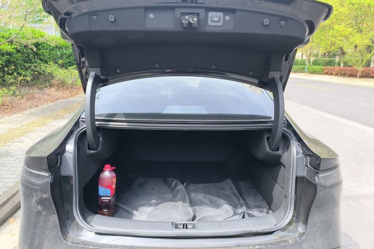 Used Nissan N7 2025 510 Pro Trunk