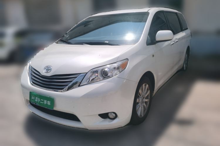 Used Toyota SIENNA 2015 Toyota Sienna 3.5L, seven-seater, four-wheel-drive model
