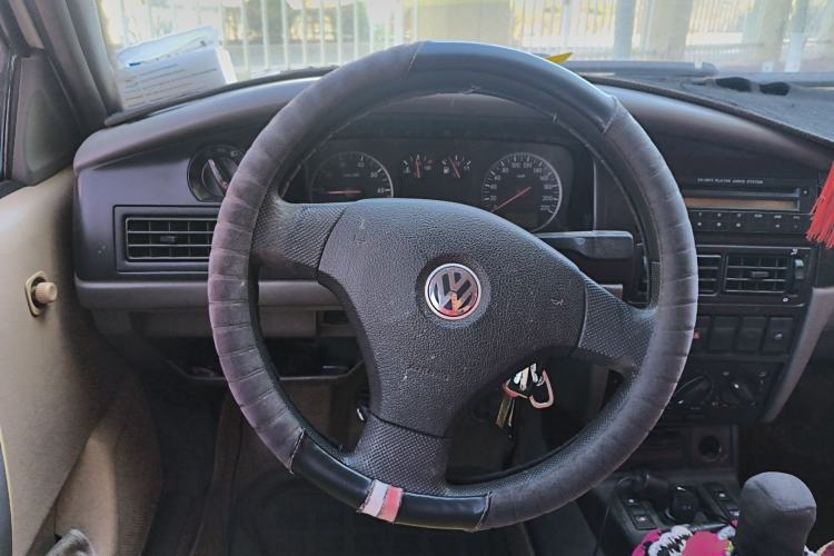 Used Volkswagen Santana Vista 2008 1.8L Manual Sishang Model Steering Wheel