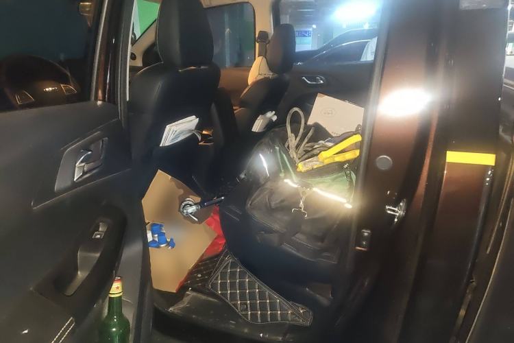 Used JMC Baodian 2023 2.5T Diesel Two-Wheel Drive Comfort Edition Flat-Base Cargo Bed Long Wheelbase JX4D25A6L