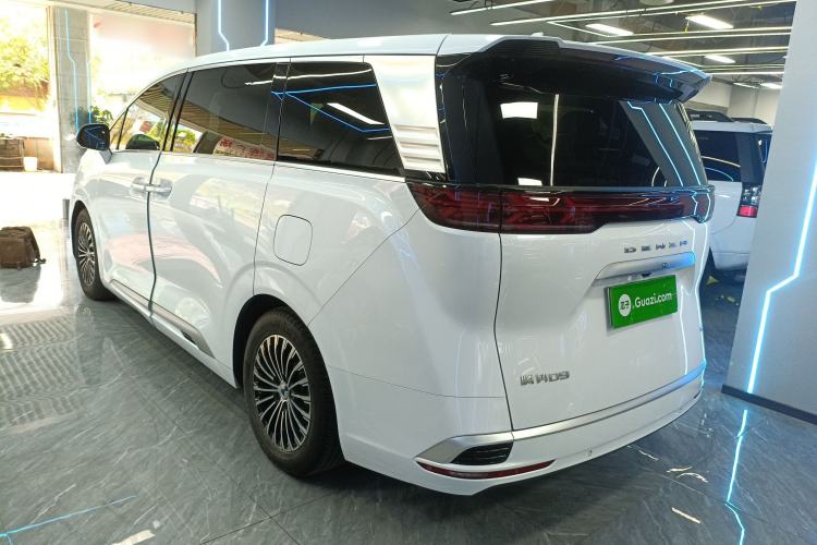 Used Denza D9 2022 DM-i 1040 Prestige Model