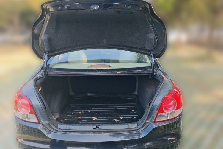 Used Volkswagen Lavida 2011 2.0L Automatic Premium Edition Trunk