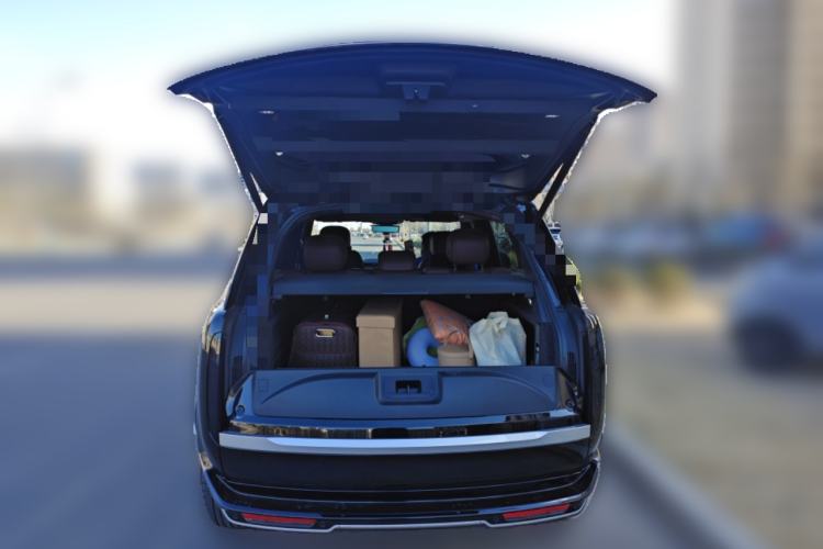 Used Land Rover Range 2023 3.0 L6 400 PS Extended Long-Wheelbase Version Trunk