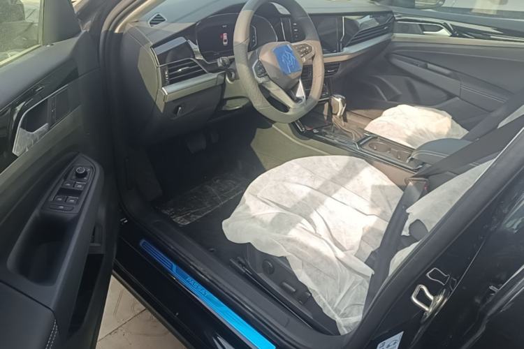 Used Volkswagen Passat 2026 Model, Outstanding 380TSI Longteng Edition Driver Seat