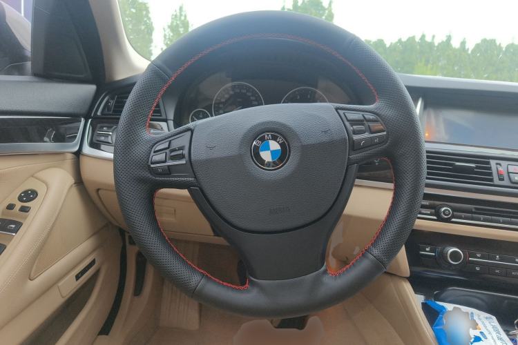 Used BMW 5 Series 2014 525Li Leading Model
